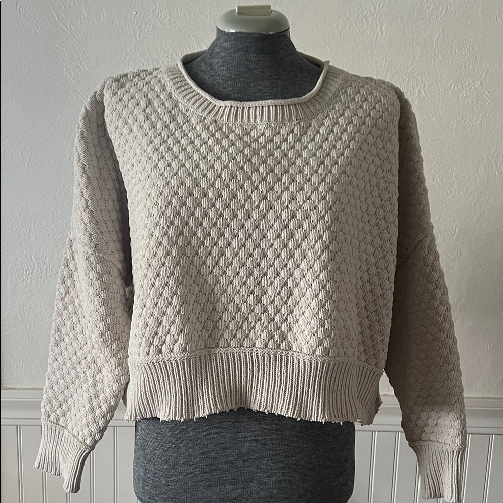 Elegant Cream Women's Crew Neck Sweater